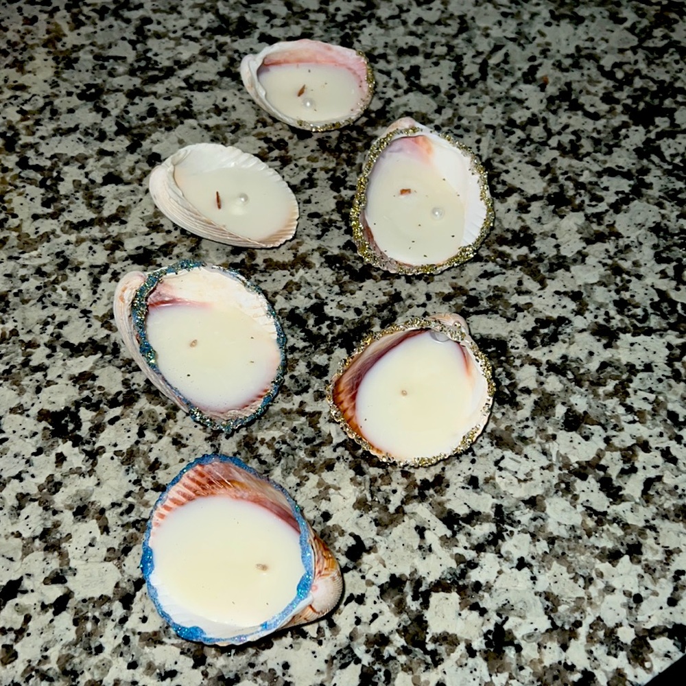 She’ll Candle - Picture 5 of 5